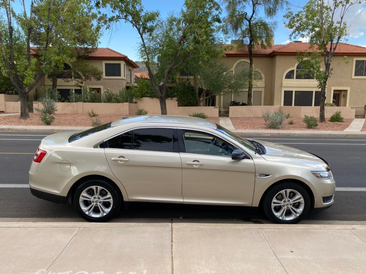 Ford Taurus SE FWD 2018