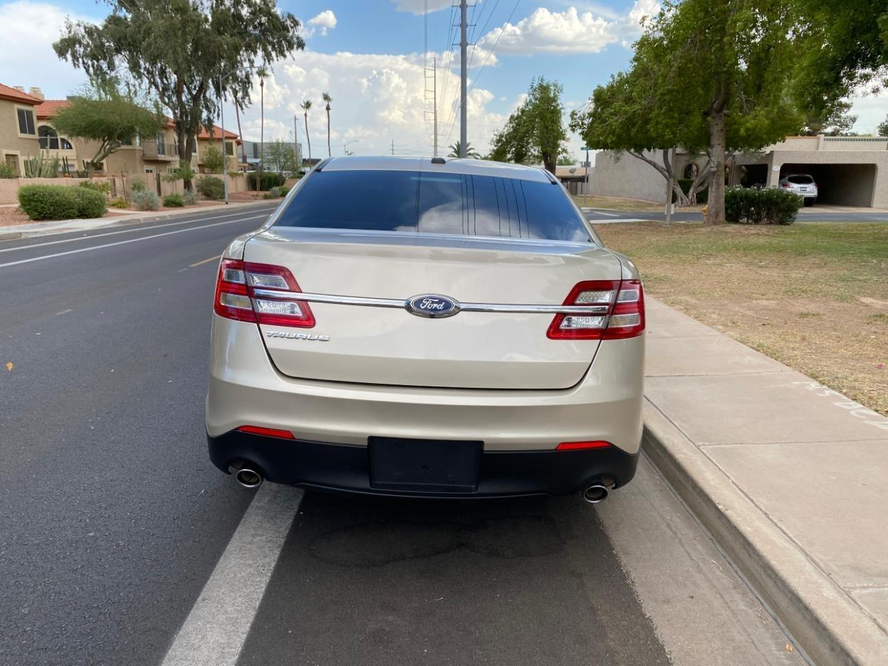 Ford Taurus SE FWD 2018