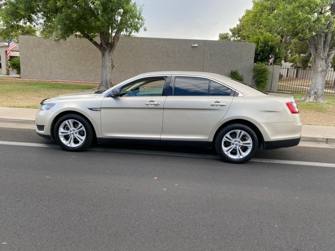 Ford Taurus SE FWD 2018