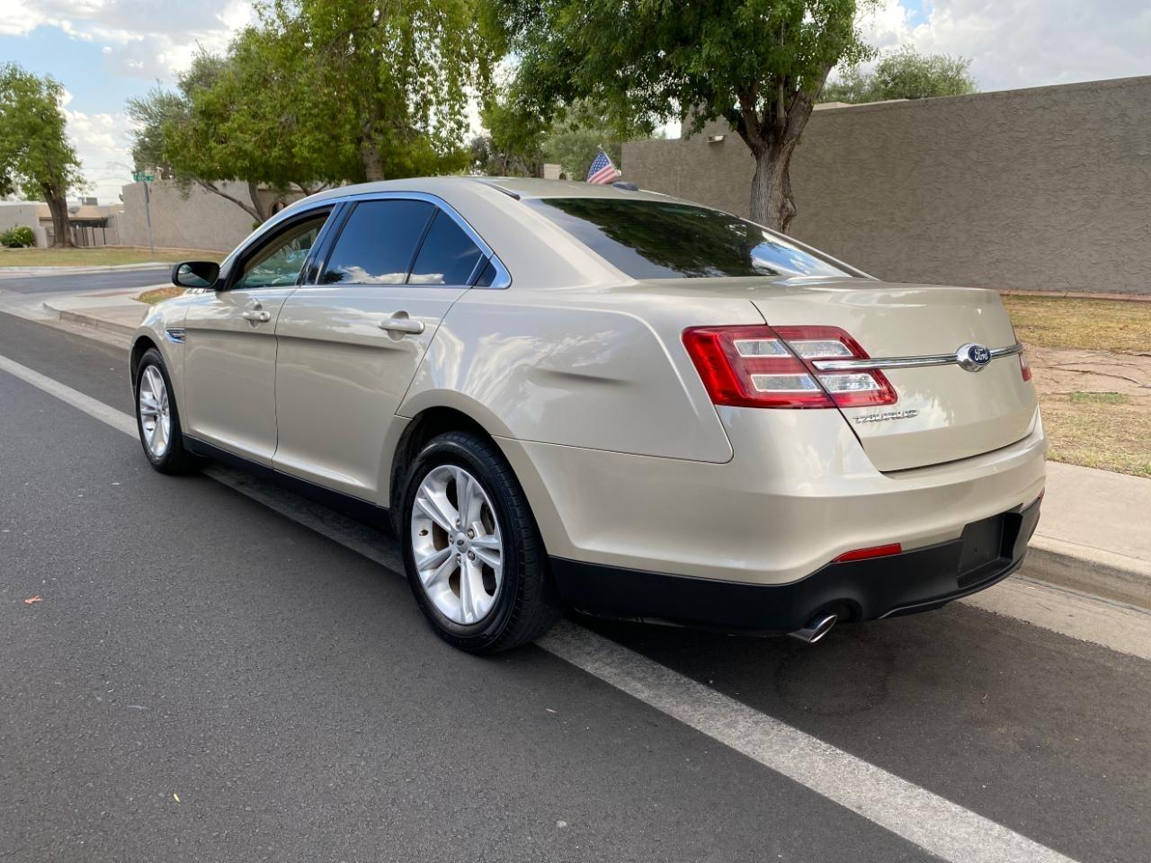 Ford Taurus SE FWD 2018
