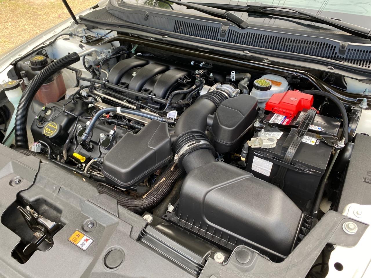 Ford Taurus SE FWD 2018