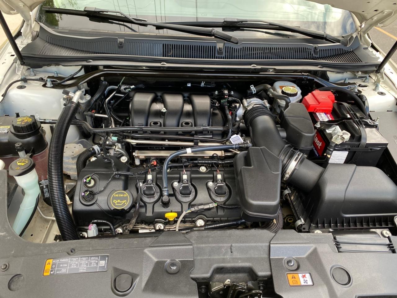 Ford Taurus SE FWD 2018