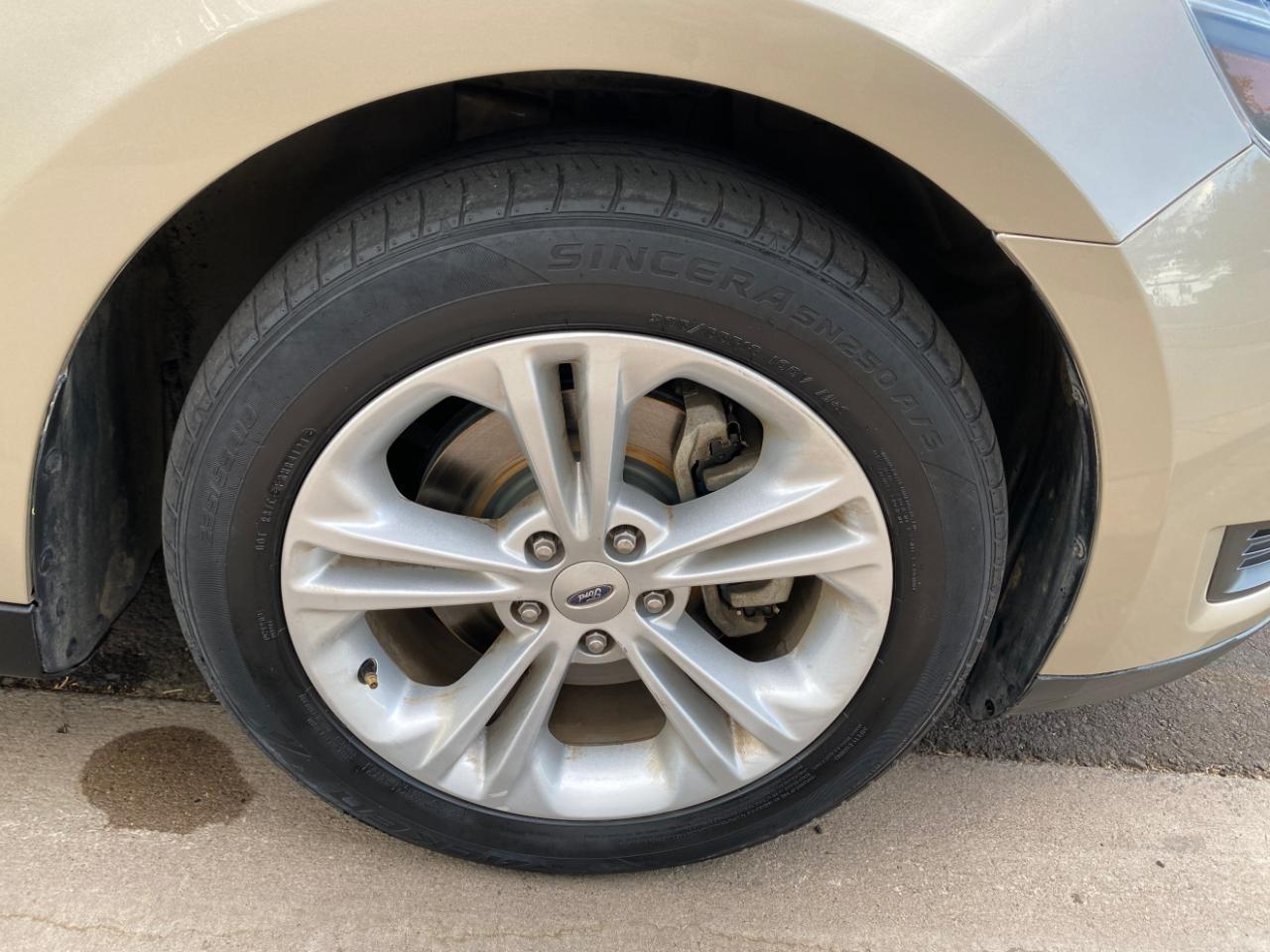 Ford Taurus SE FWD 2018