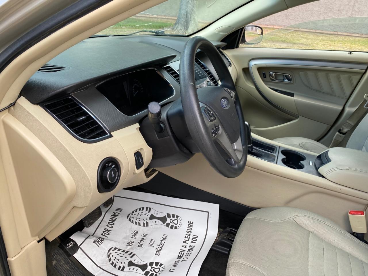 Ford Taurus SE FWD 2018