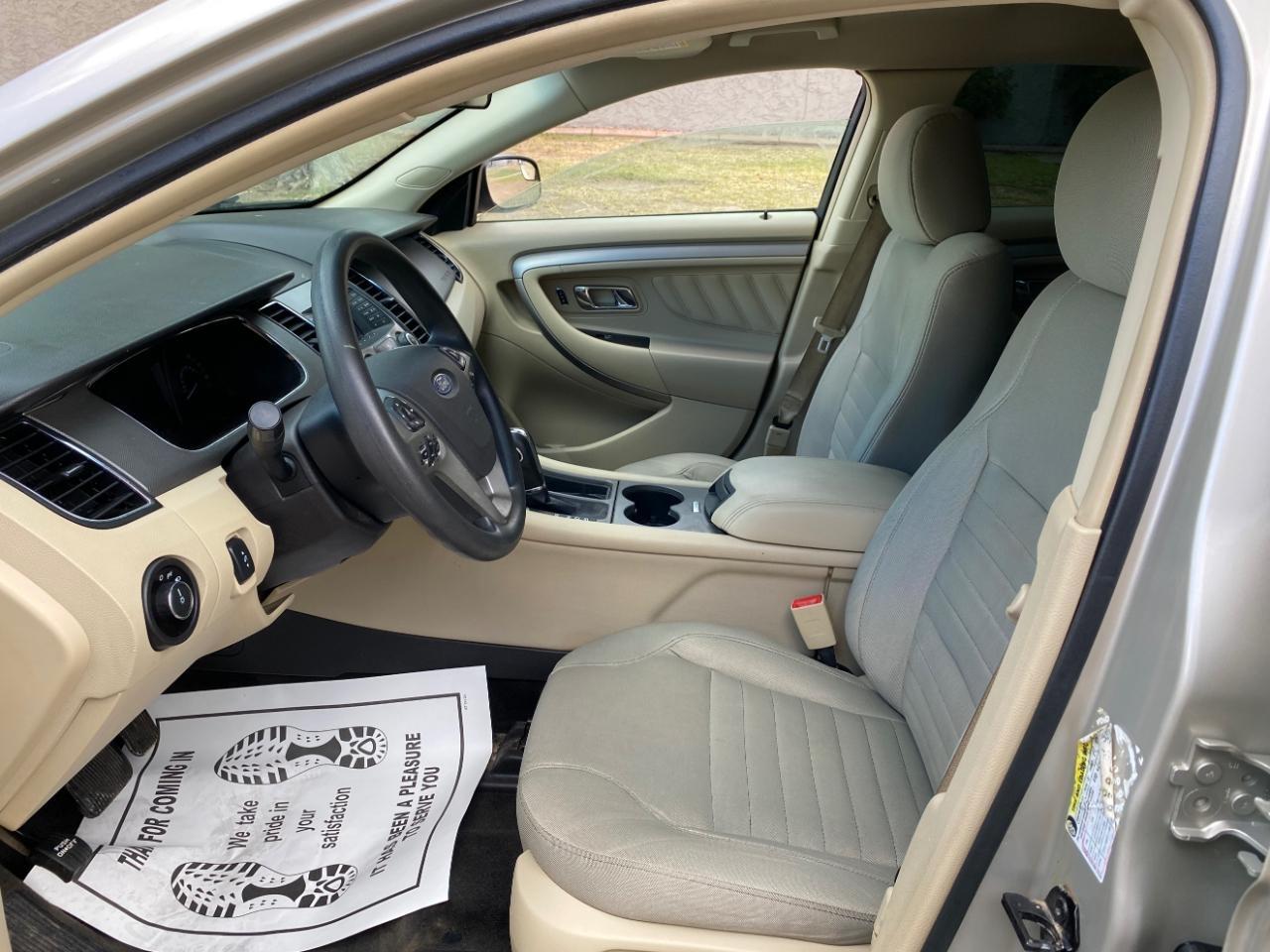 Ford Taurus SE FWD 2018