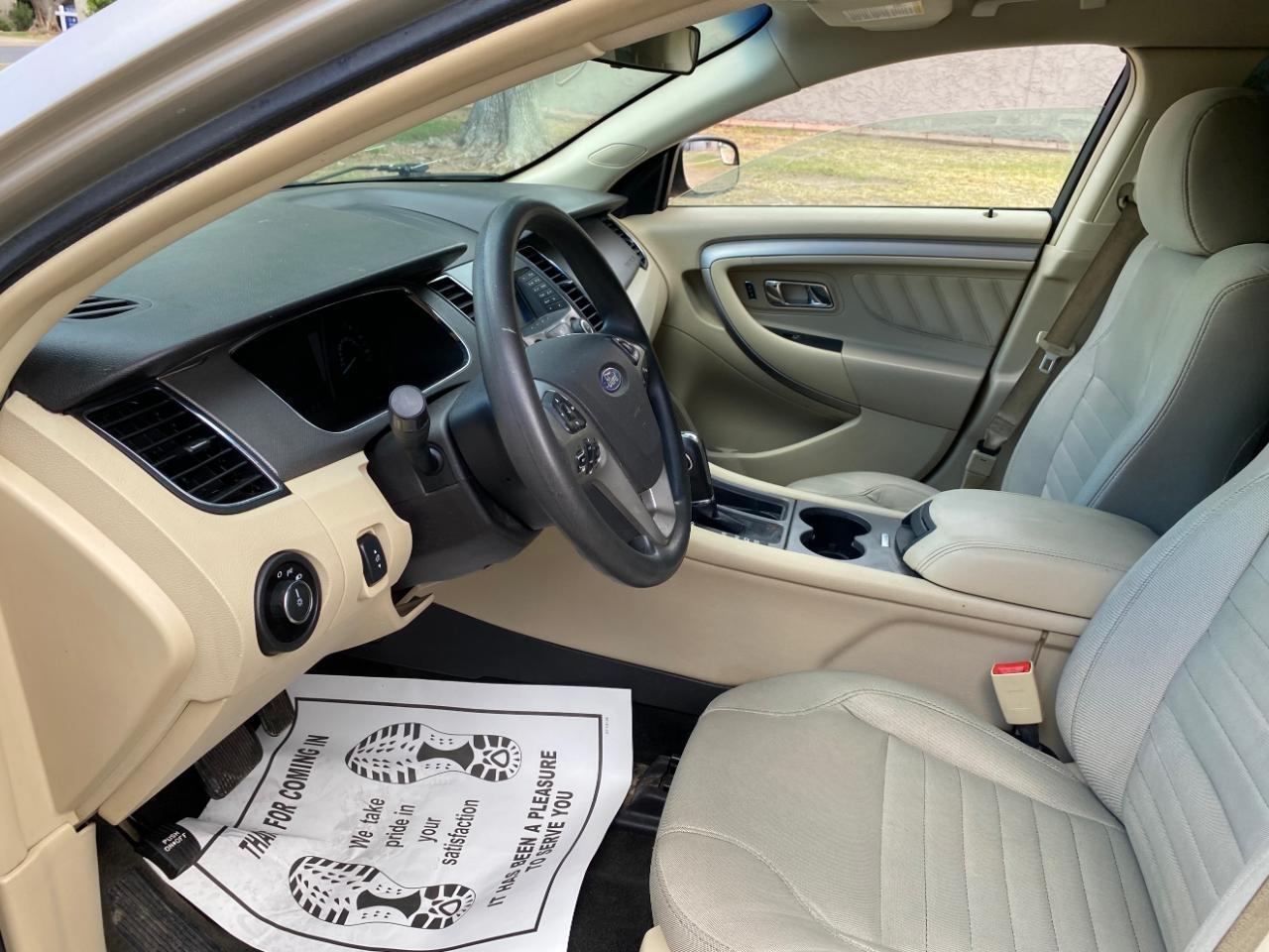 Ford Taurus SE FWD 2018