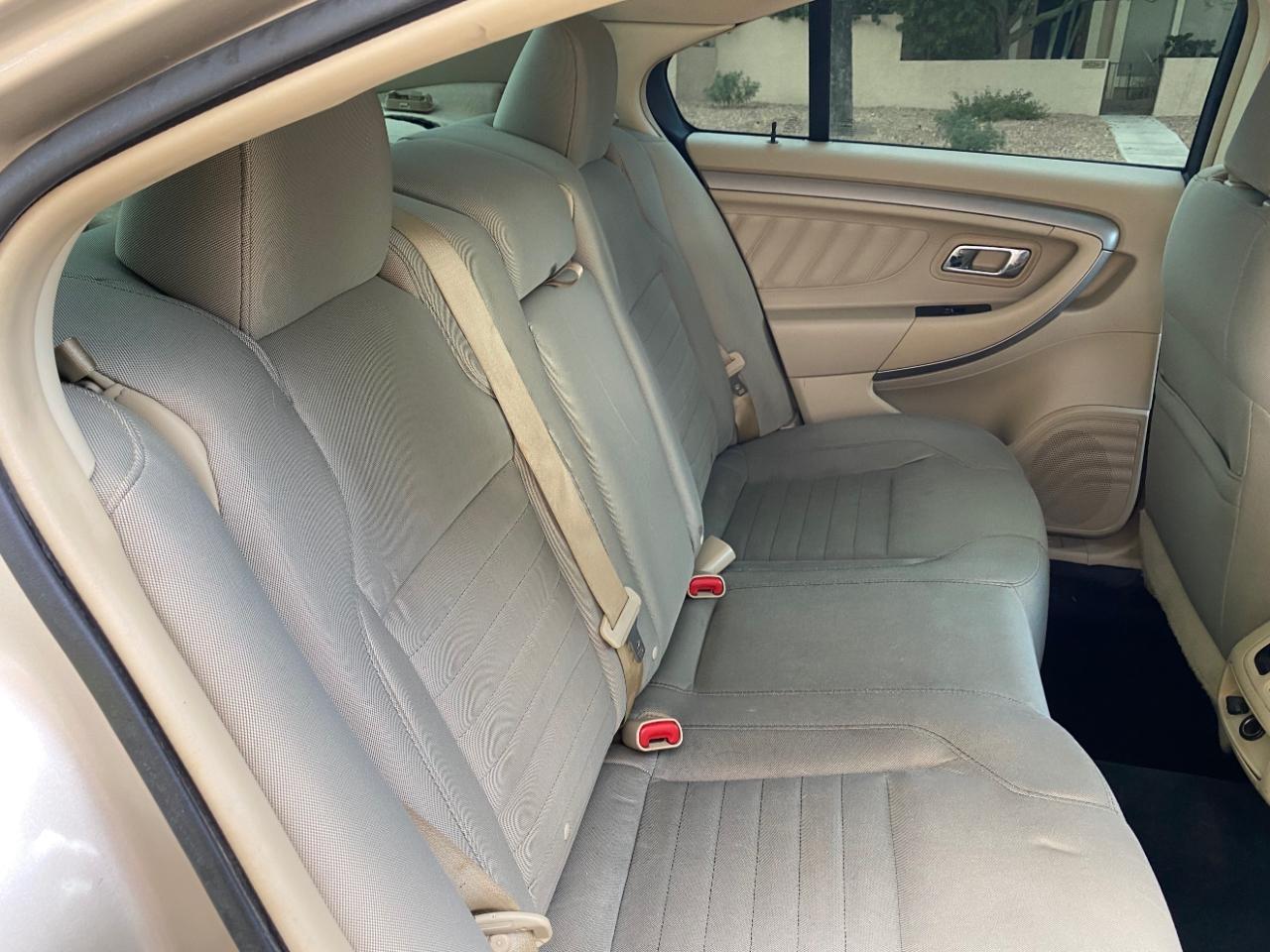 Ford Taurus SE FWD 2018