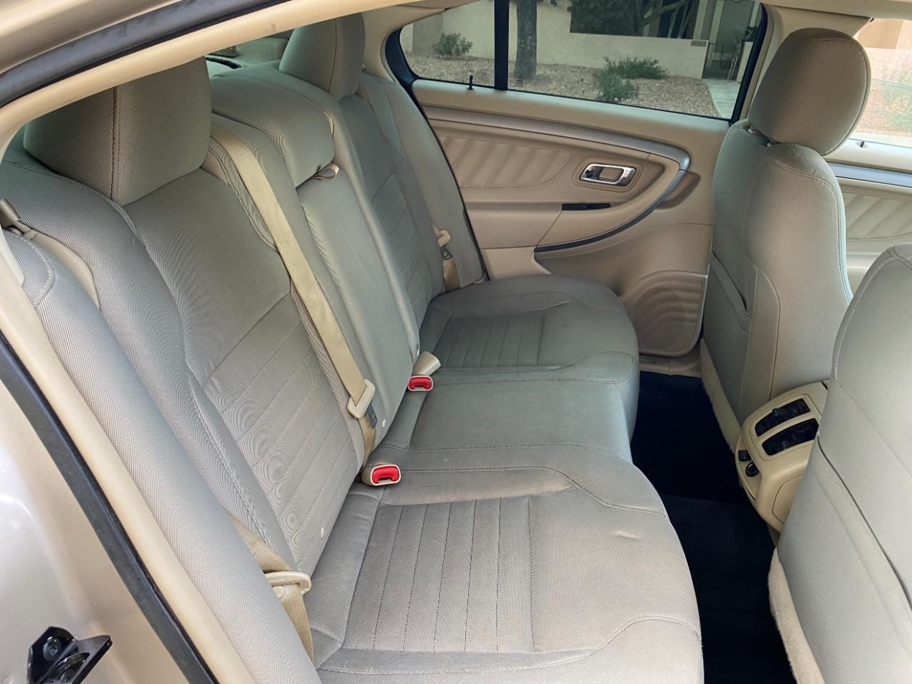 Ford Taurus SE FWD 2018