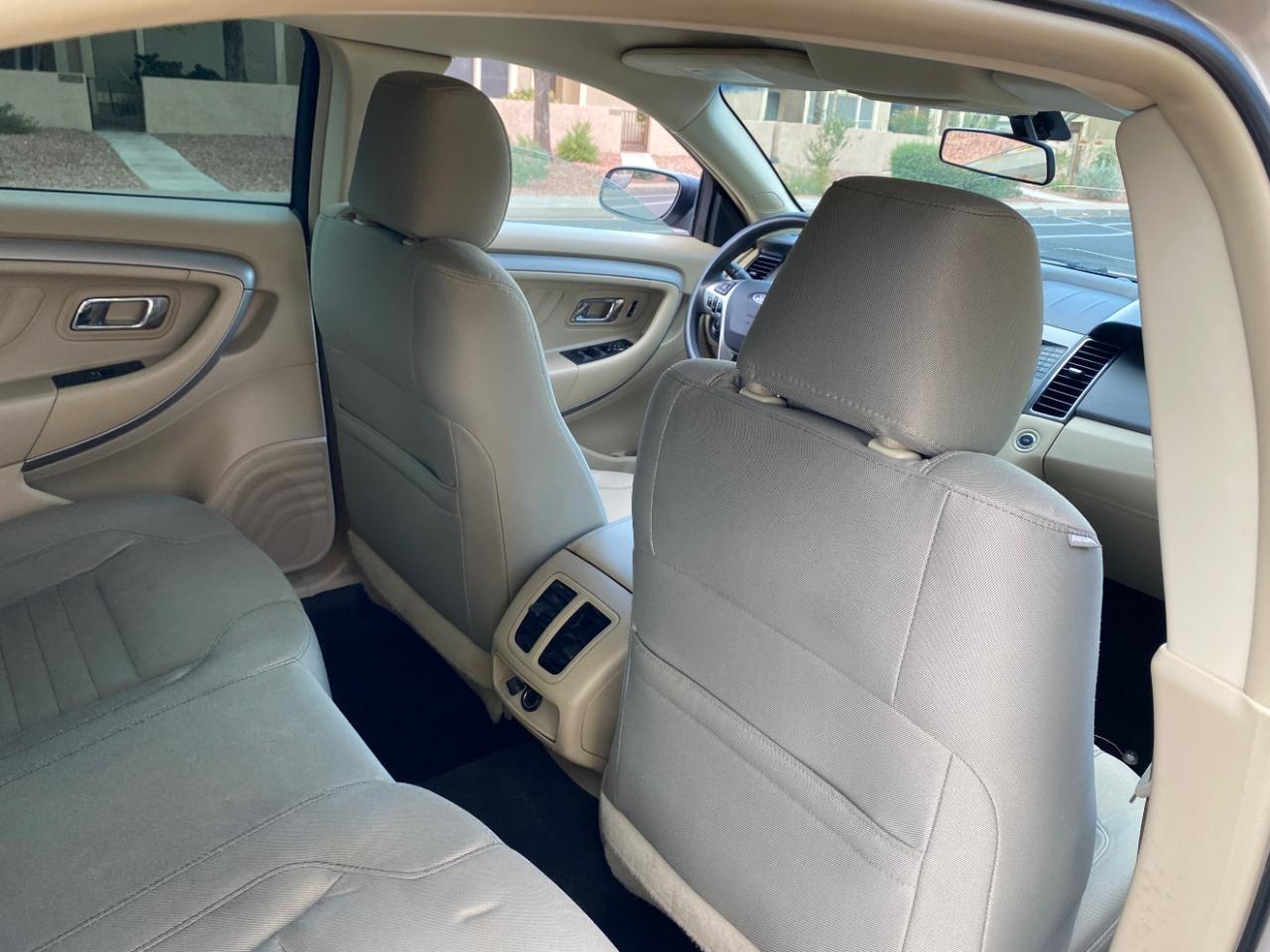 Ford Taurus SE FWD 2018