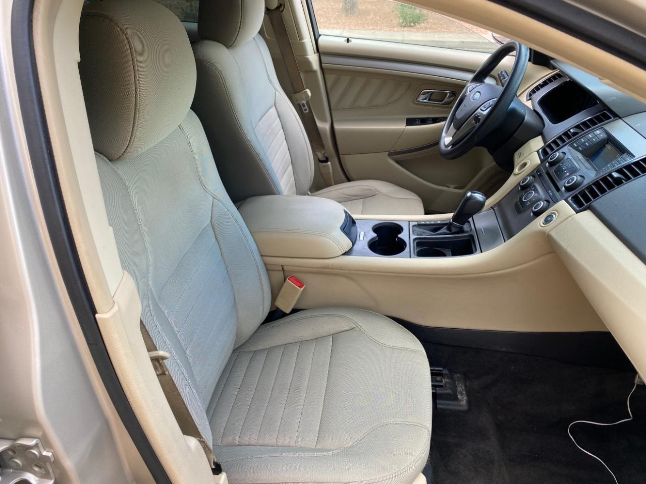 Ford Taurus SE FWD 2018