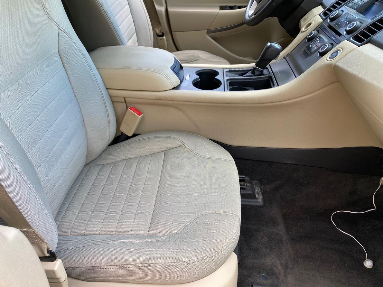 Ford Taurus SE FWD 2018