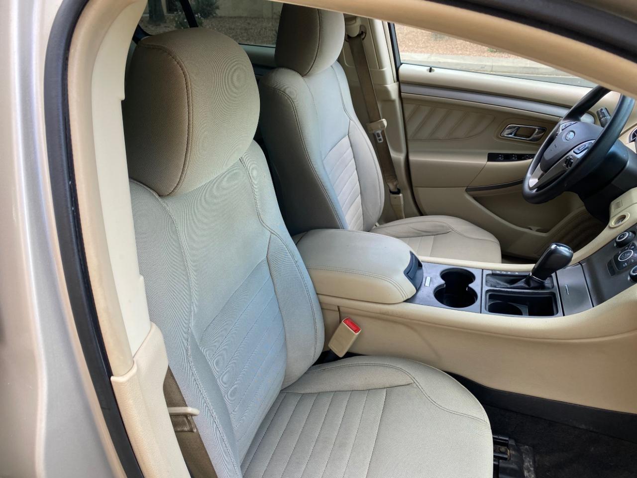 Ford Taurus SE FWD 2018