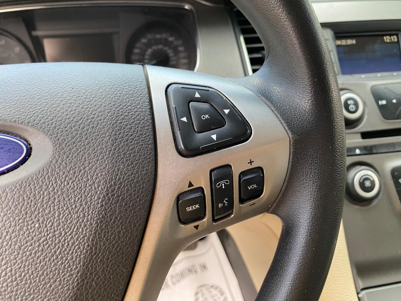 Ford Taurus SE FWD 2018