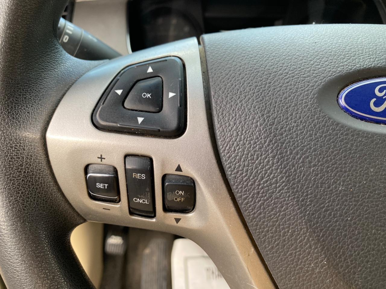 Ford Taurus SE FWD 2018