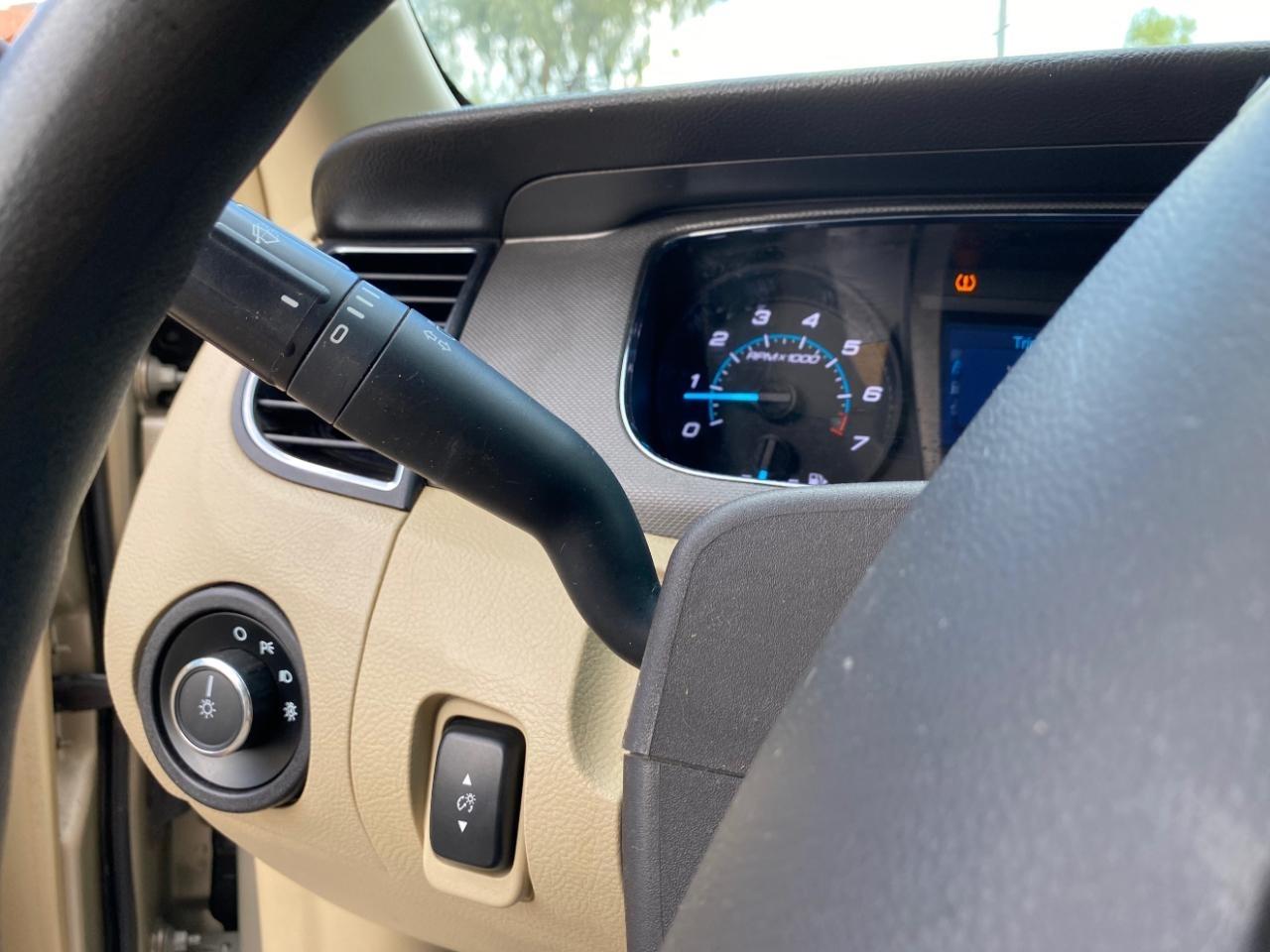 Ford Taurus SE FWD 2018