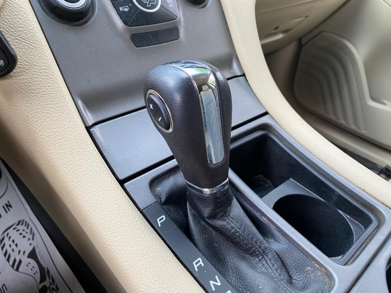 Ford Taurus SE FWD 2018