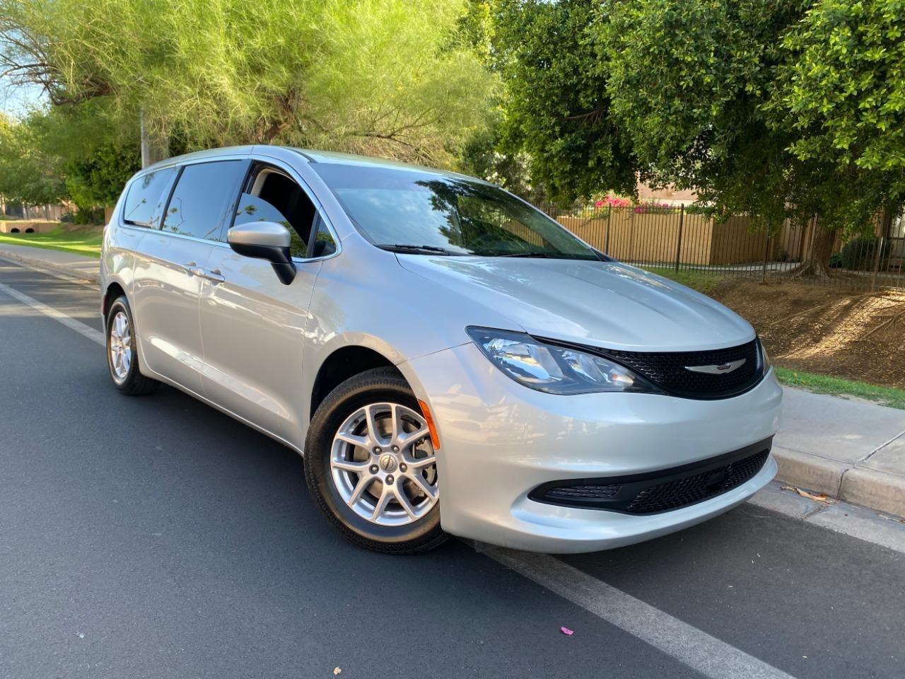 2022 Chrysler Voyager LX
