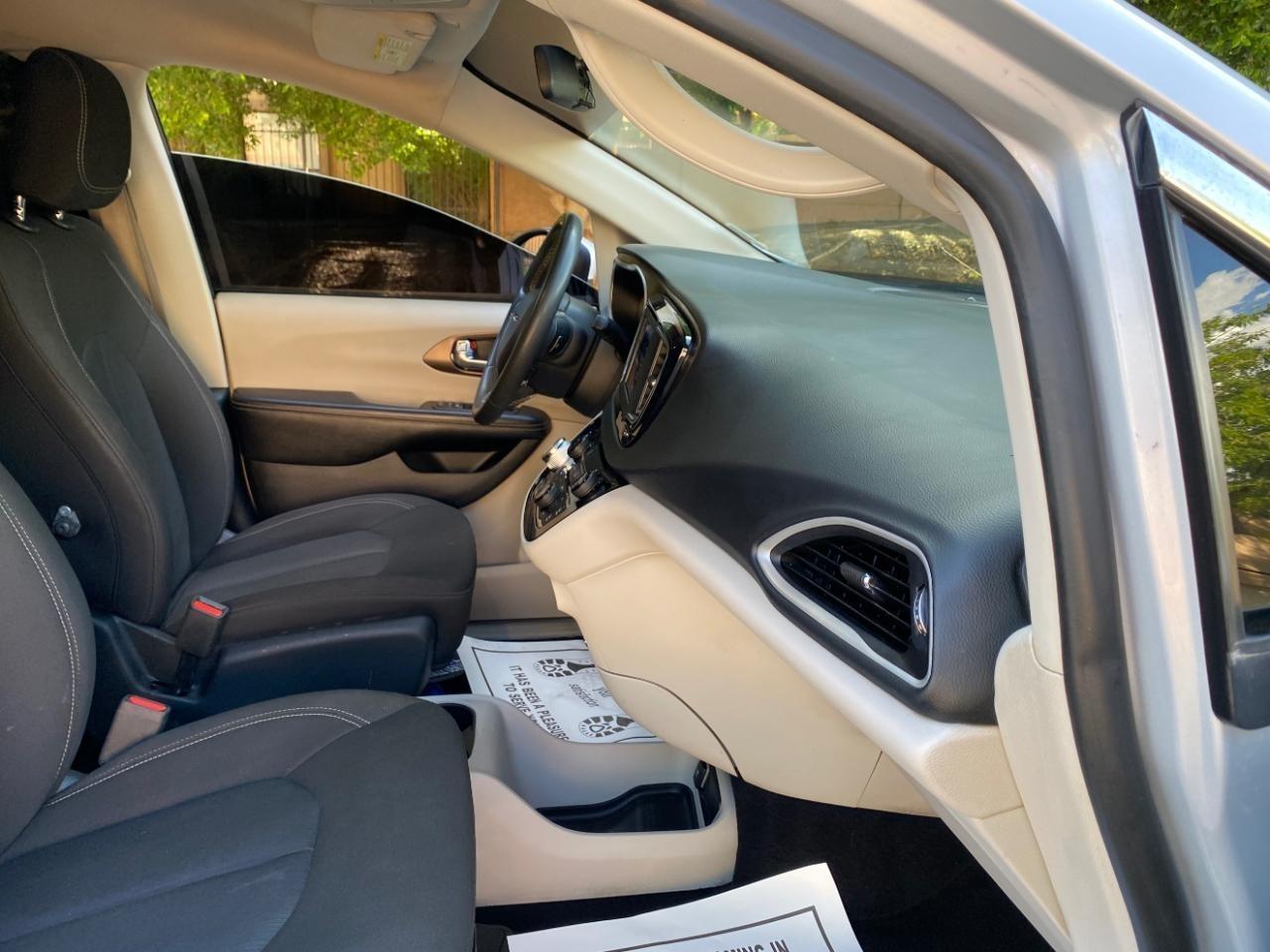 Chrysler Voyager LX 2022