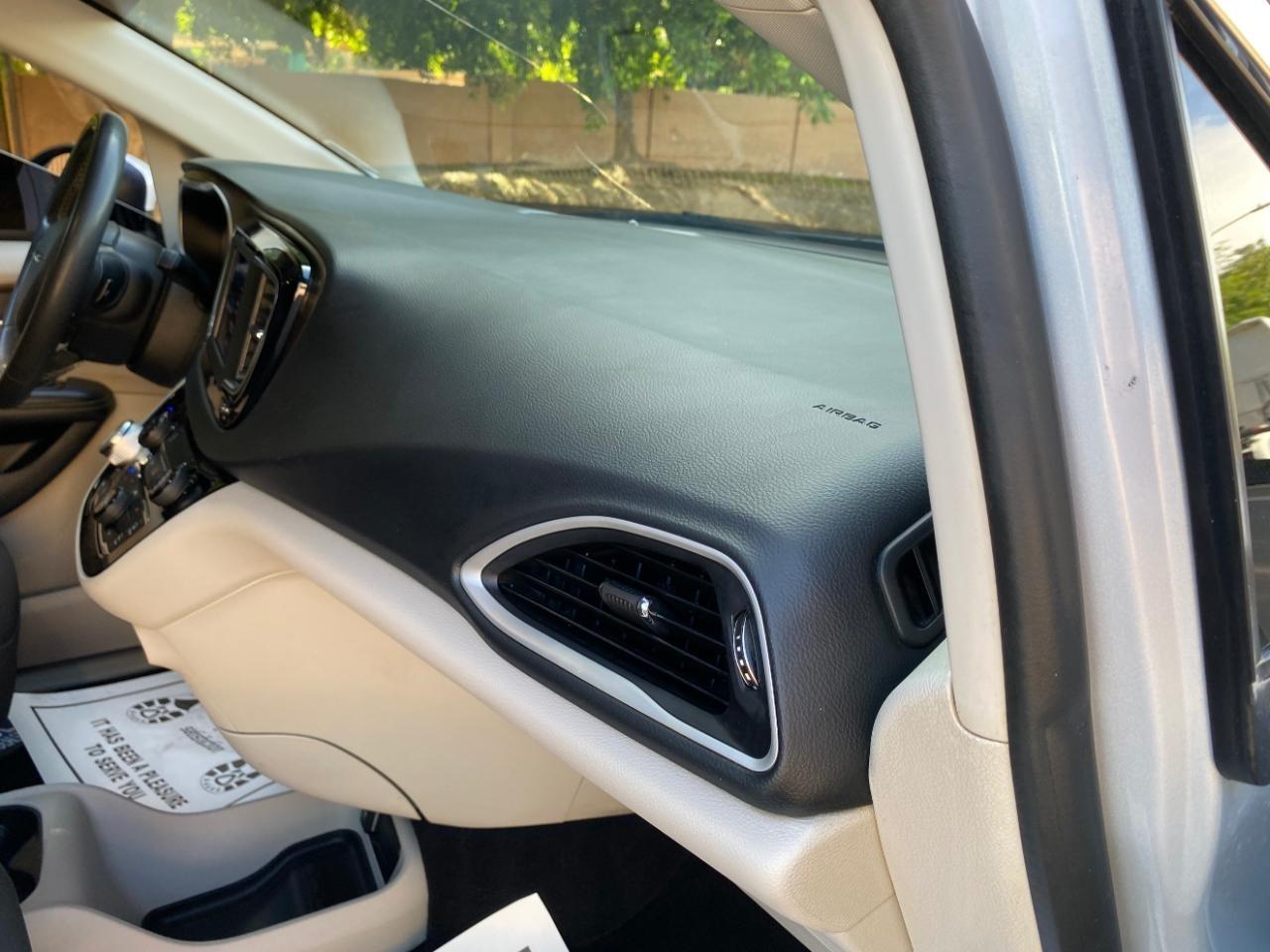 Chrysler Voyager LX 2022