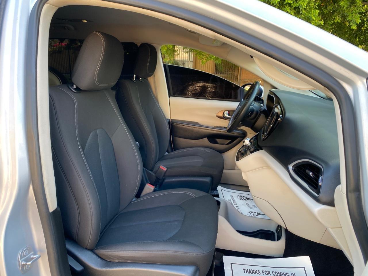 Chrysler Voyager LX 2022