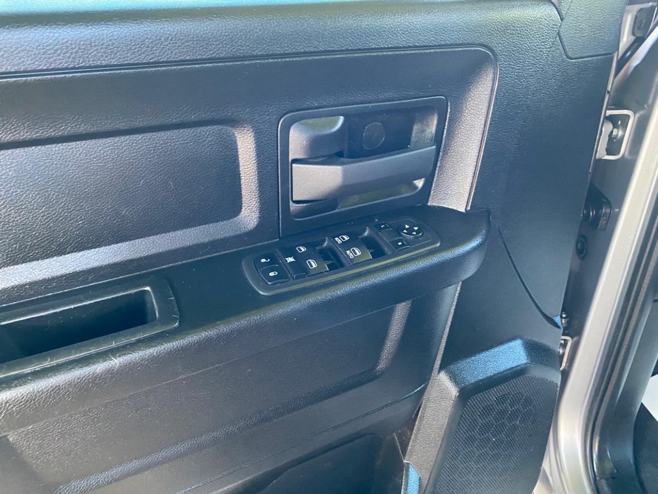 RAM 1500 Classic Tradesman Quad Cab 2WD 2021