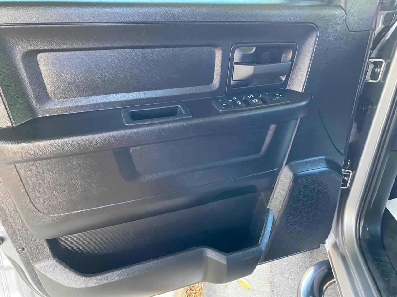 RAM 1500 Classic Tradesman Quad Cab 2WD 2021