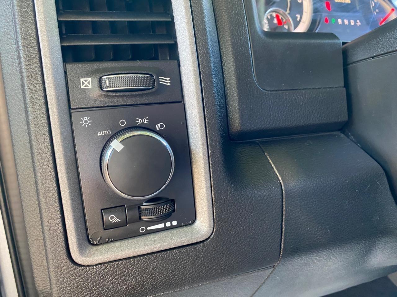 RAM 1500 Classic Tradesman Quad Cab 2WD 2021