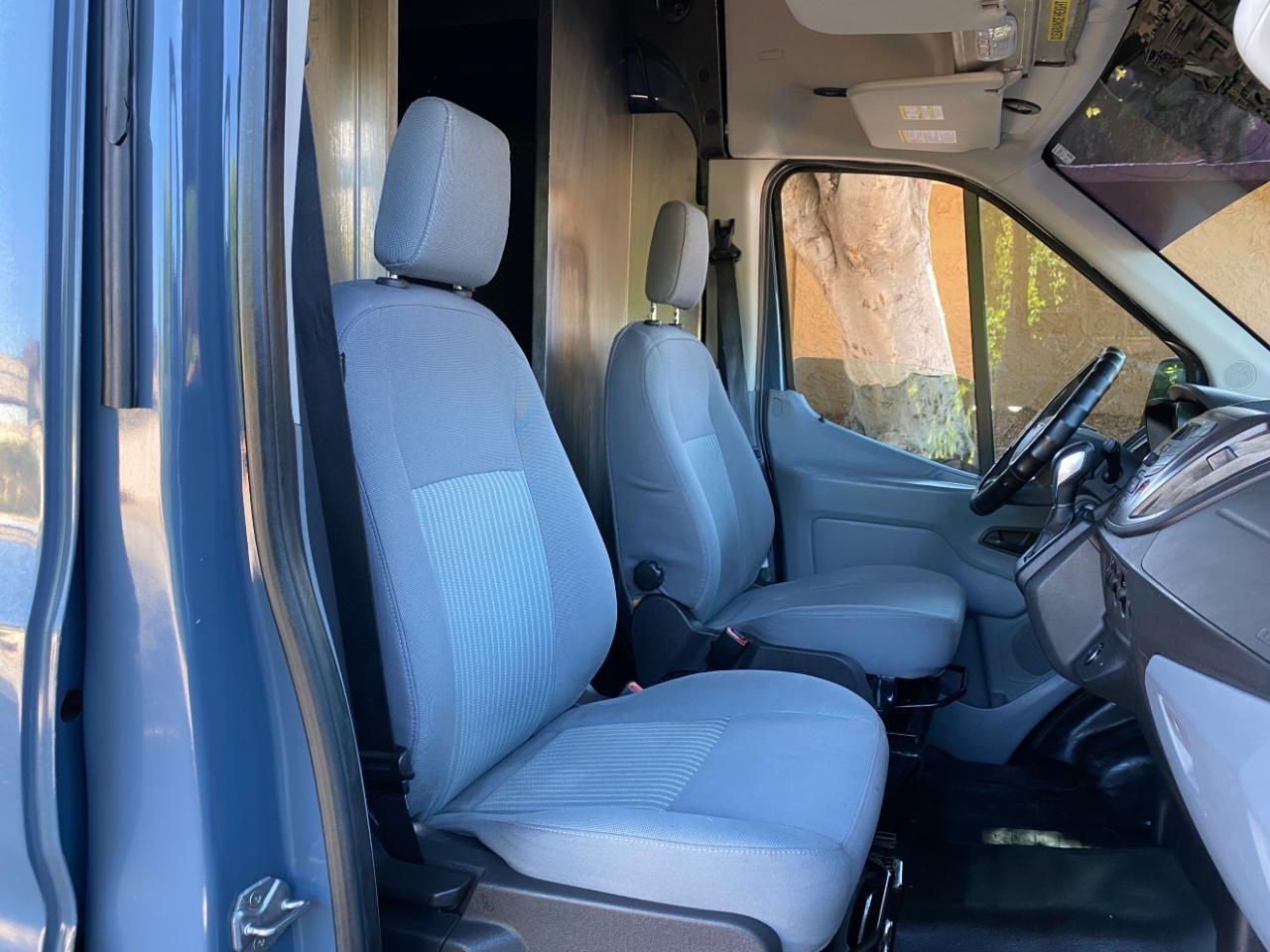 Ford Transit 250 Van High Roof w/Sliding Pass. 148-in. WB EL 2019