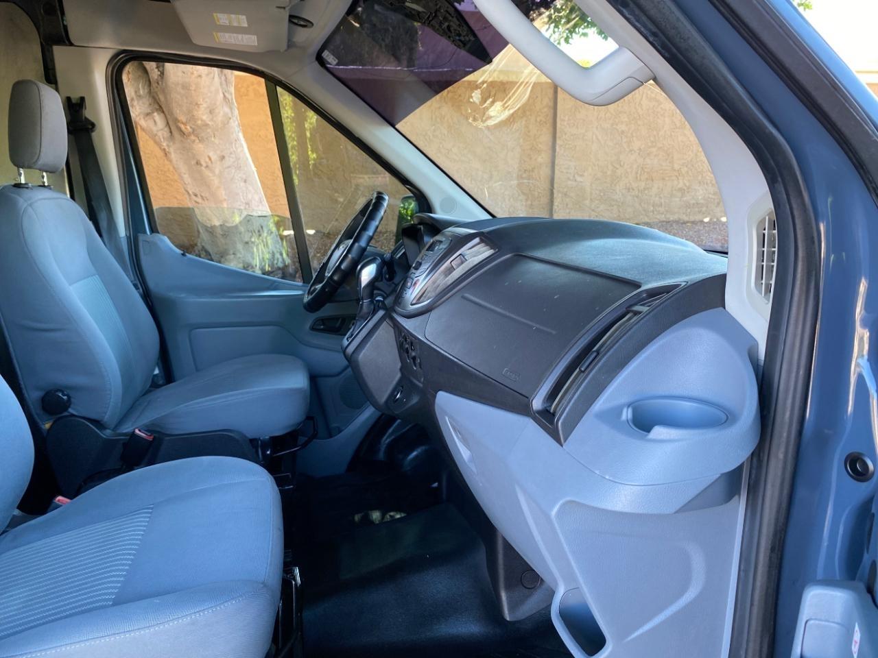 Ford Transit 250 Van High Roof w/Sliding Pass. 148-in. WB EL 2019