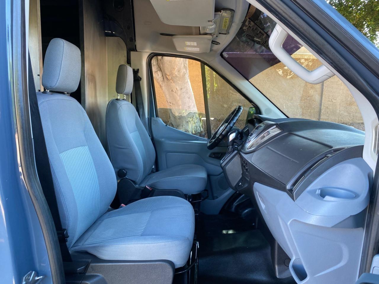 Ford Transit 250 Van High Roof w/Sliding Pass. 148-in. WB EL 2019