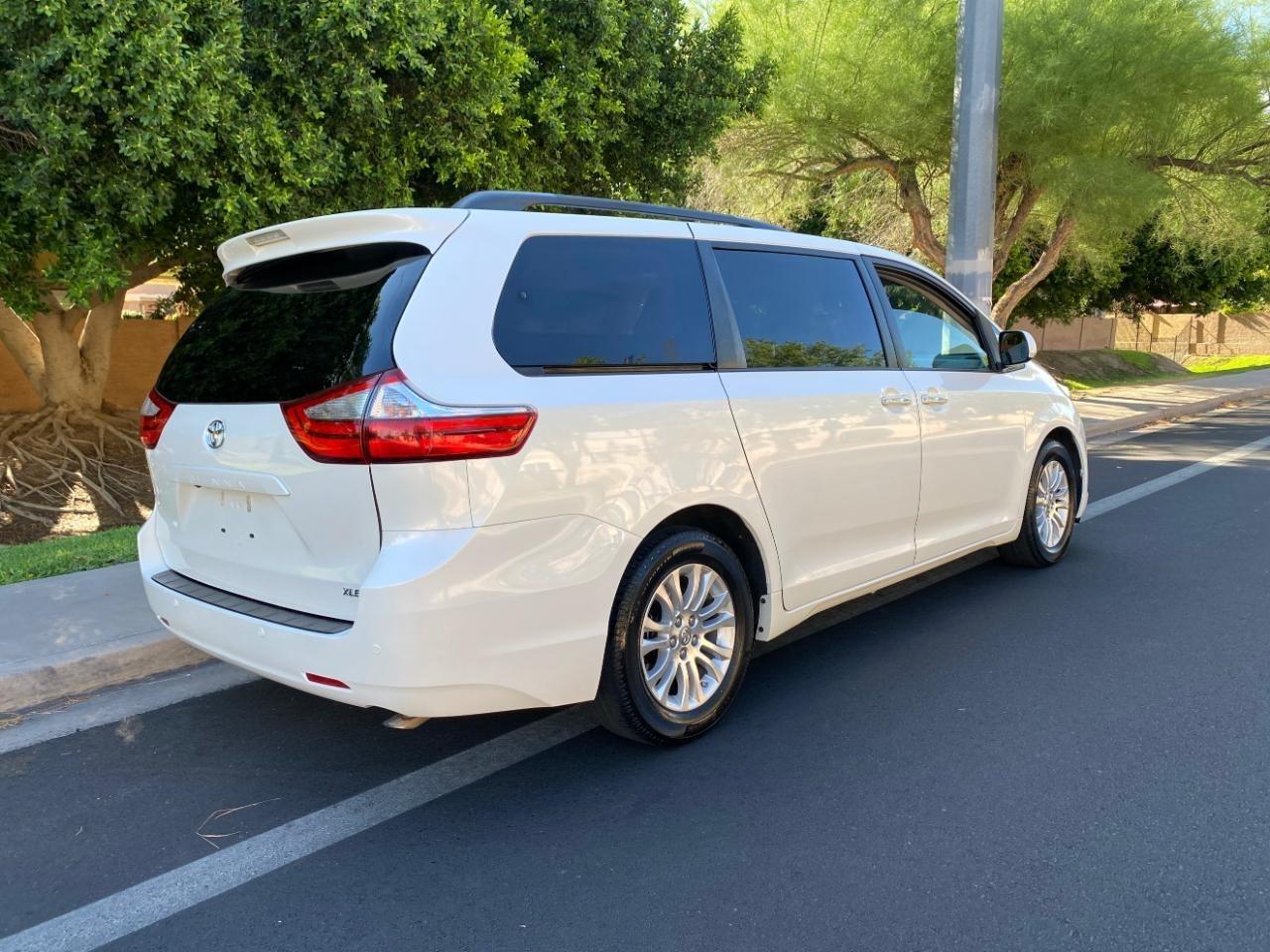 Toyota Sienna XLE Premium FWD 8-Passenger V6 2015