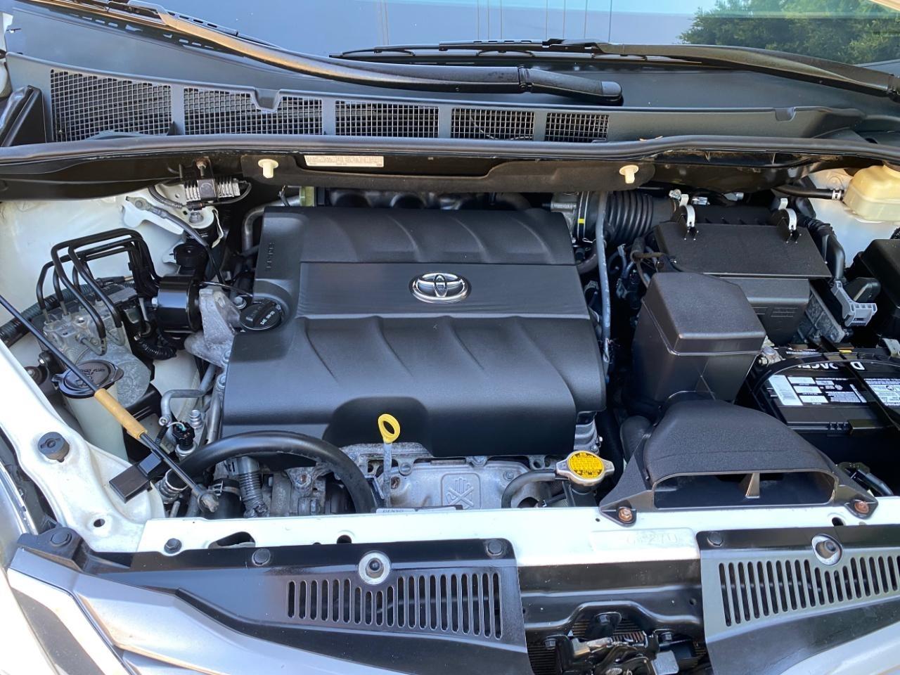 Toyota Sienna XLE Premium FWD 8-Passenger V6 2015