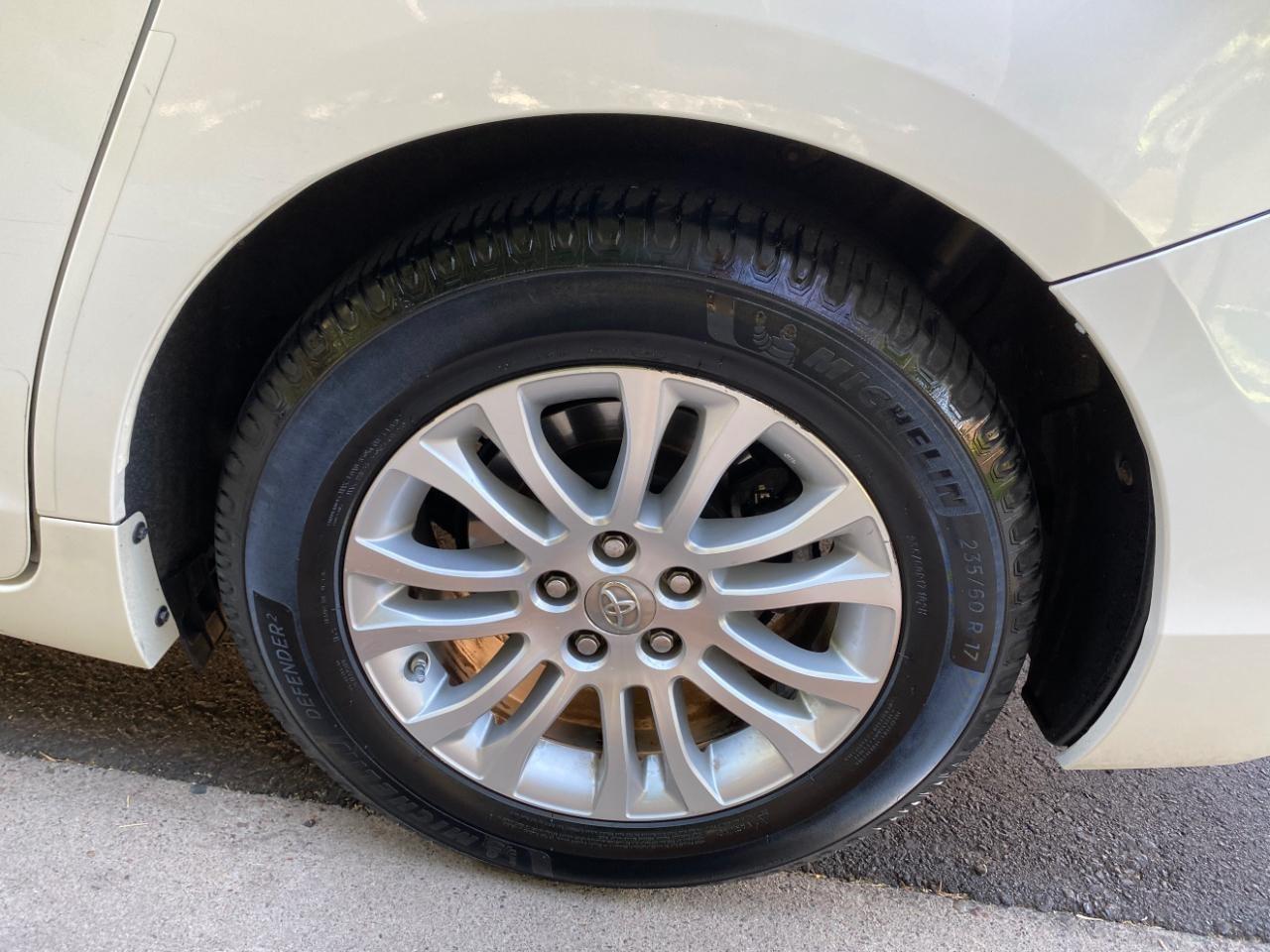 Toyota Sienna XLE Premium FWD 8-Passenger V6 2015