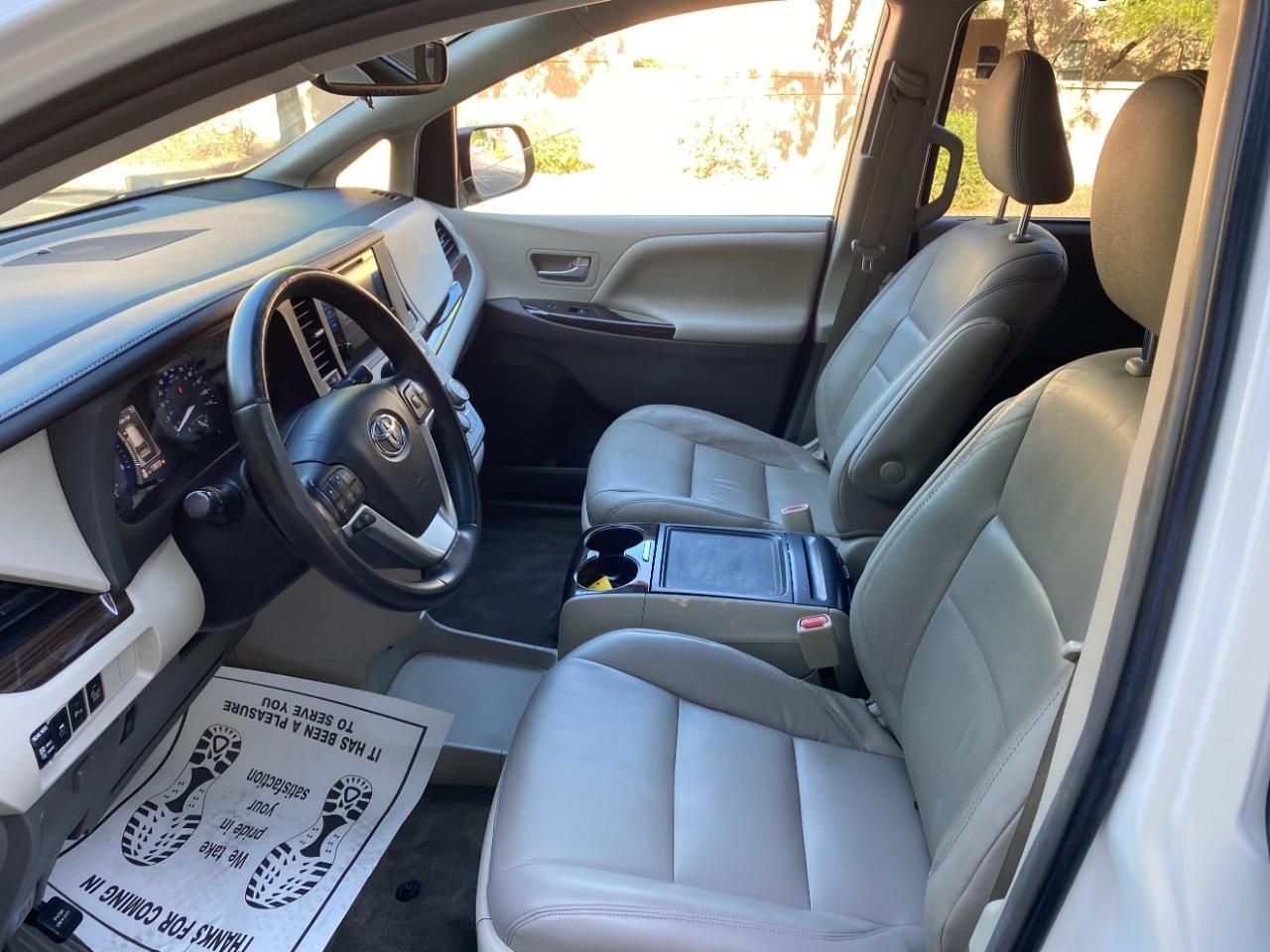 Toyota Sienna XLE Premium FWD 8-Passenger V6 2015