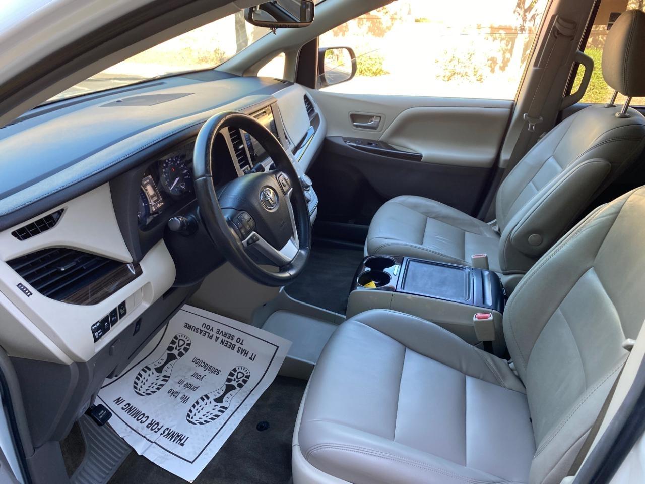 Toyota Sienna XLE Premium FWD 8-Passenger V6 2015