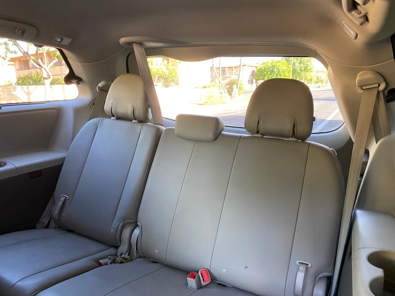 Toyota Sienna XLE Premium FWD 8-Passenger V6 2015