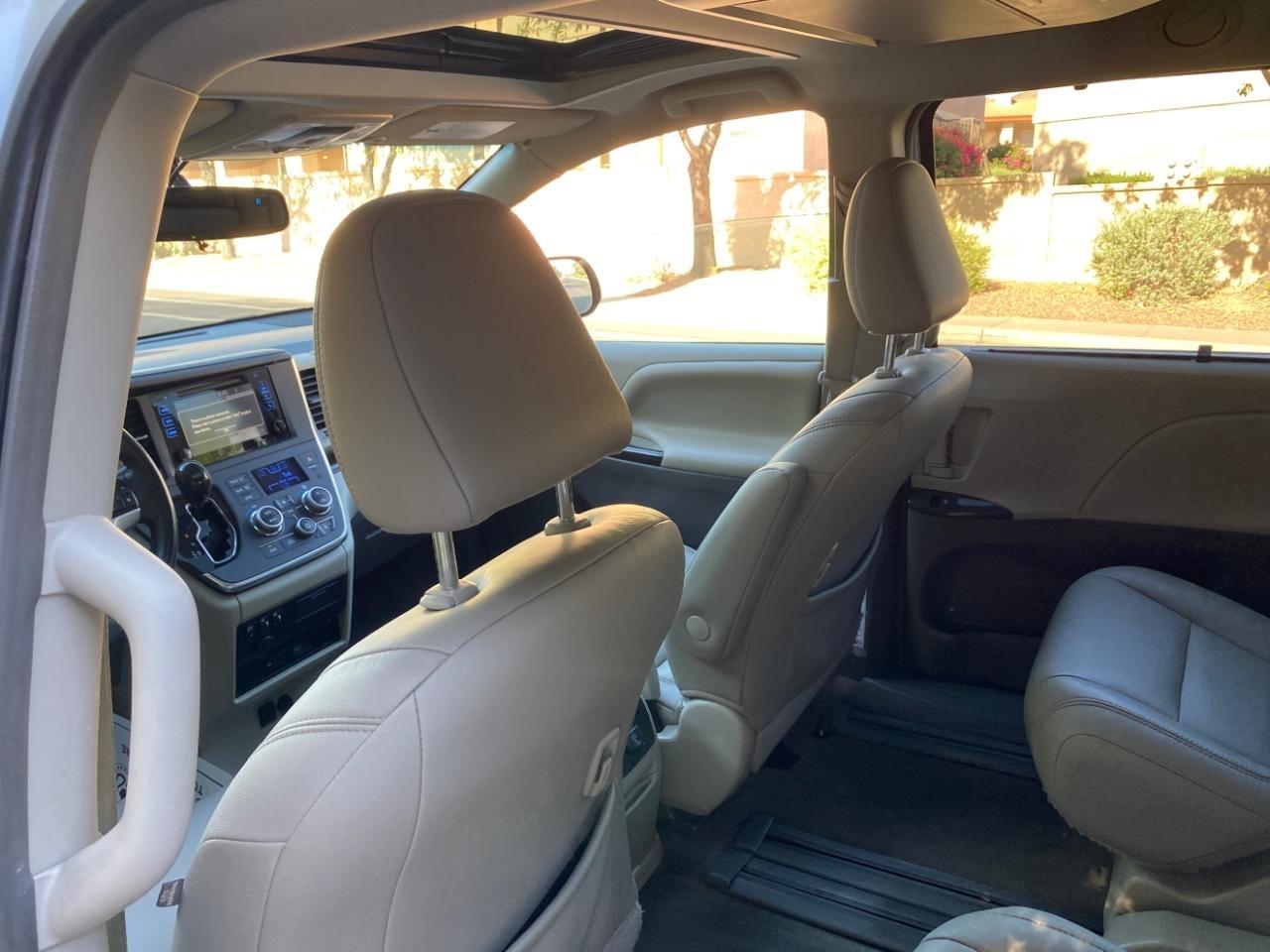 Toyota Sienna XLE Premium FWD 8-Passenger V6 2015