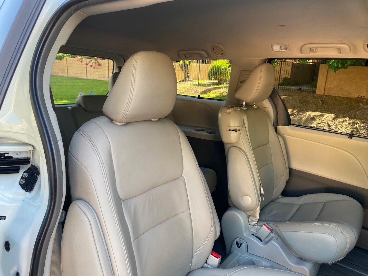 Toyota Sienna XLE Premium FWD 8-Passenger V6 2015