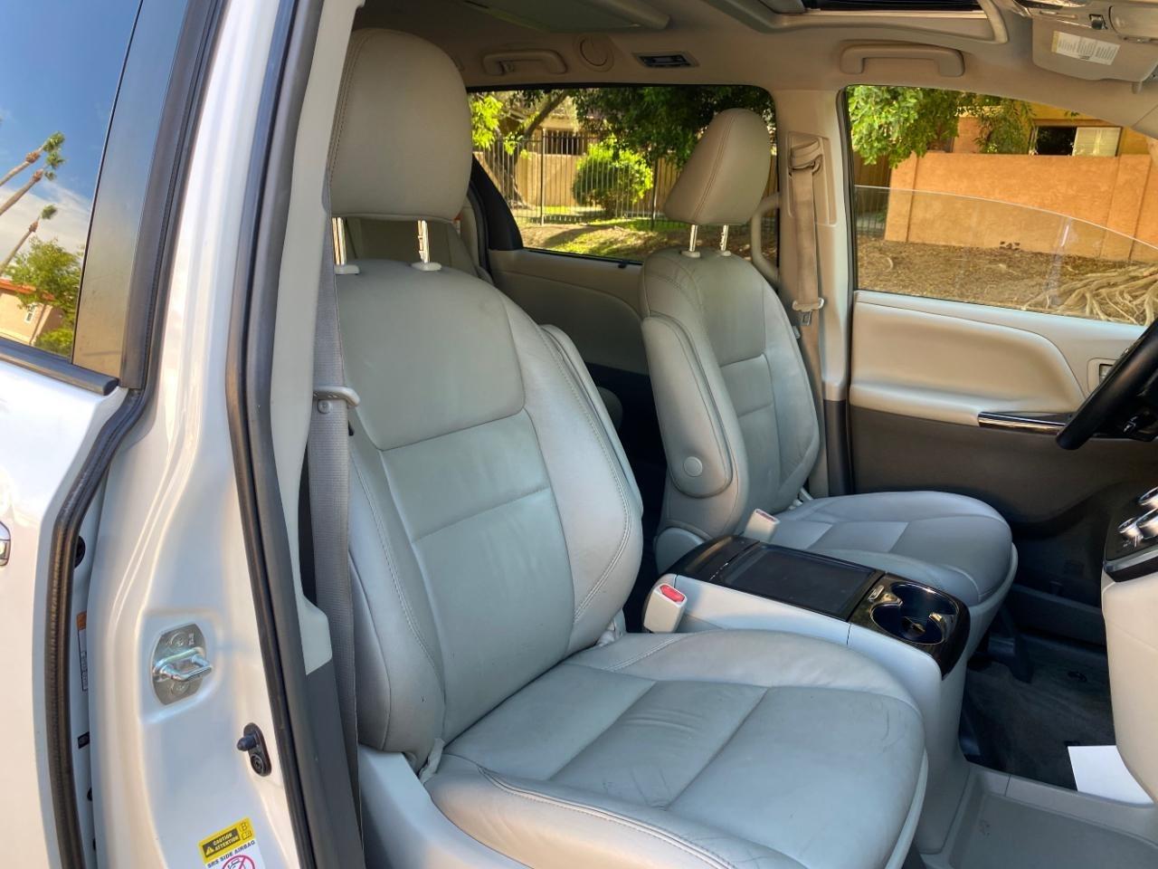 Toyota Sienna XLE Premium FWD 8-Passenger V6 2015