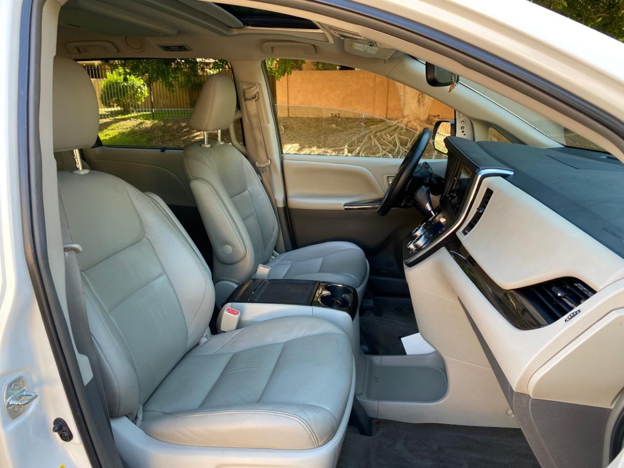 Toyota Sienna XLE Premium FWD 8-Passenger V6 2015