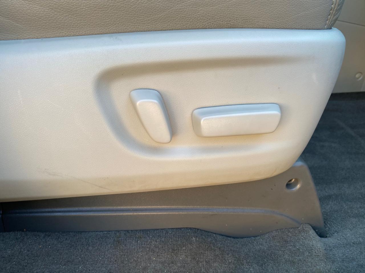 Toyota Sienna XLE Premium FWD 8-Passenger V6 2015