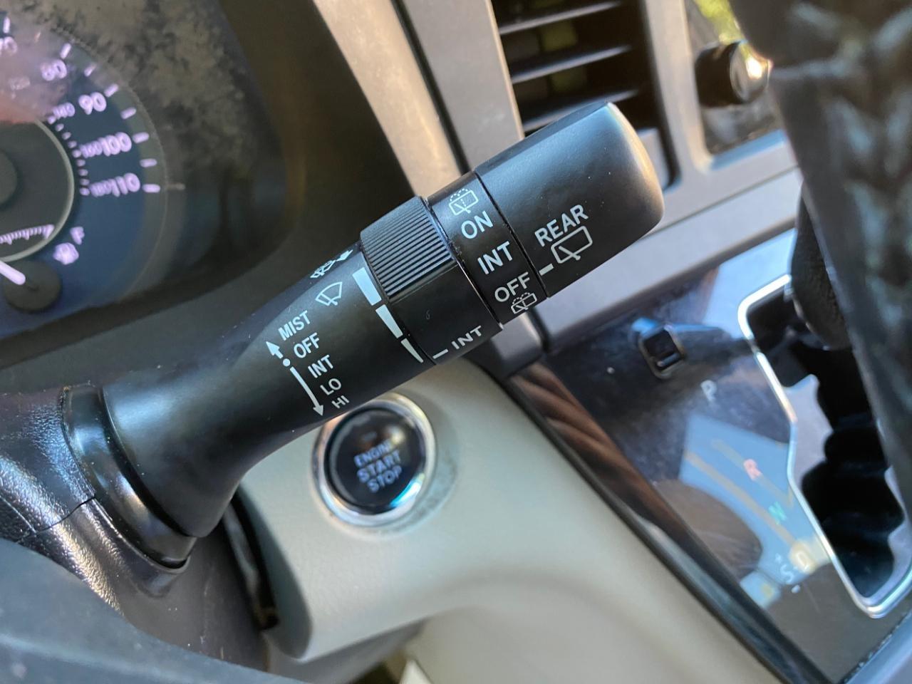 Toyota Sienna XLE Premium FWD 8-Passenger V6 2015