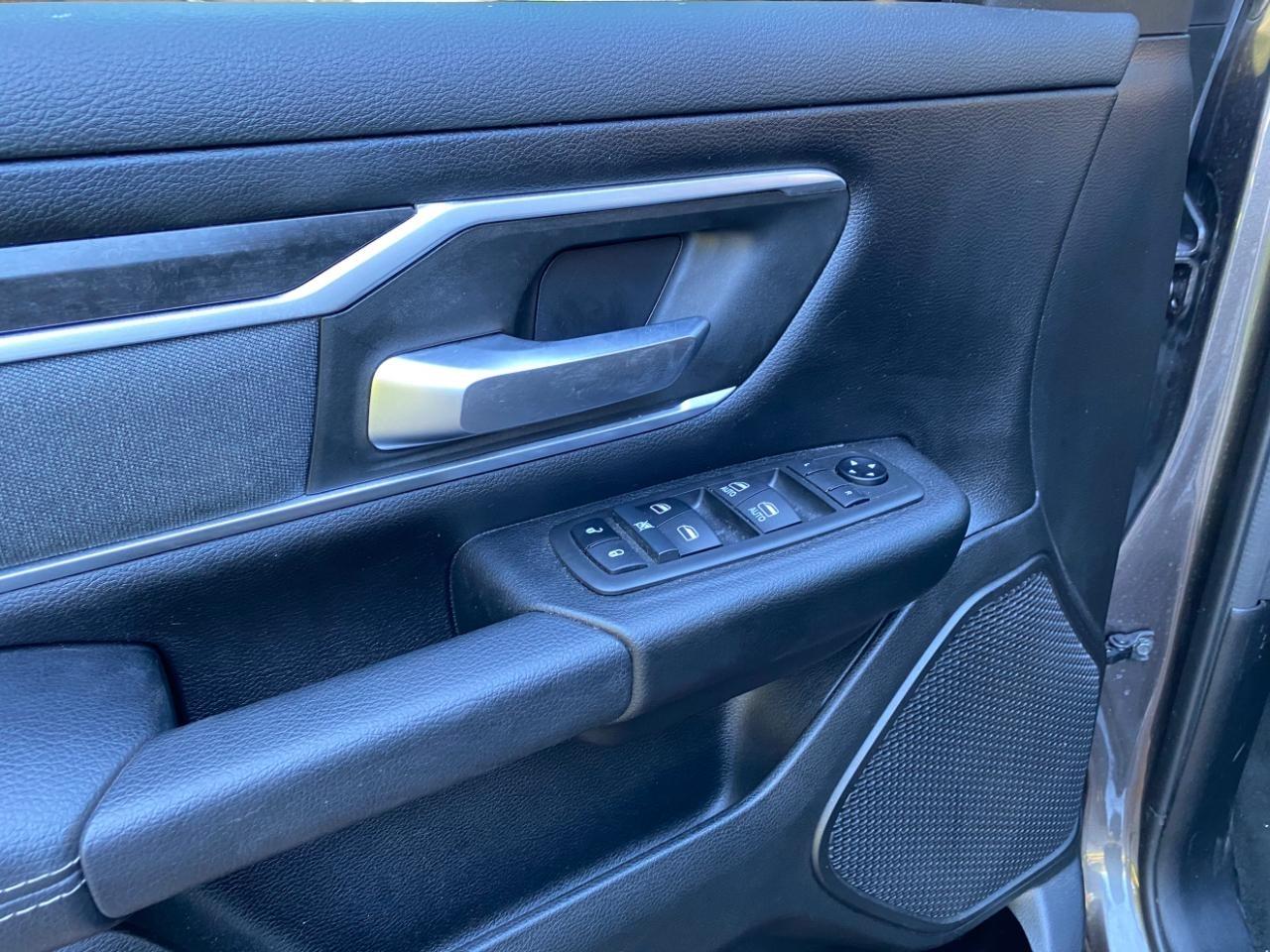 RAM 1500 Big Horn Crew Cab SWB 4WD 2021