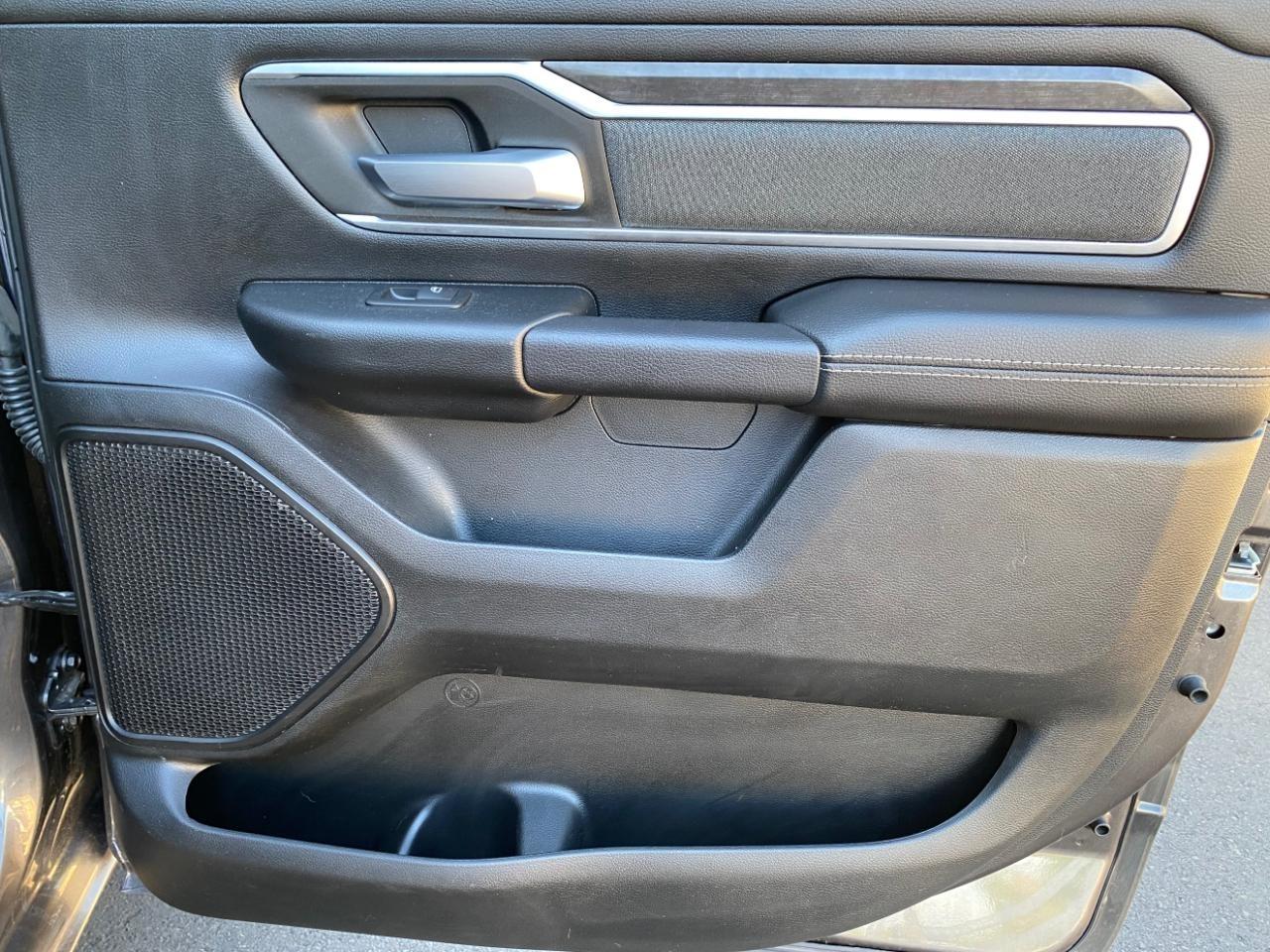 RAM 1500 Big Horn Crew Cab SWB 4WD 2021