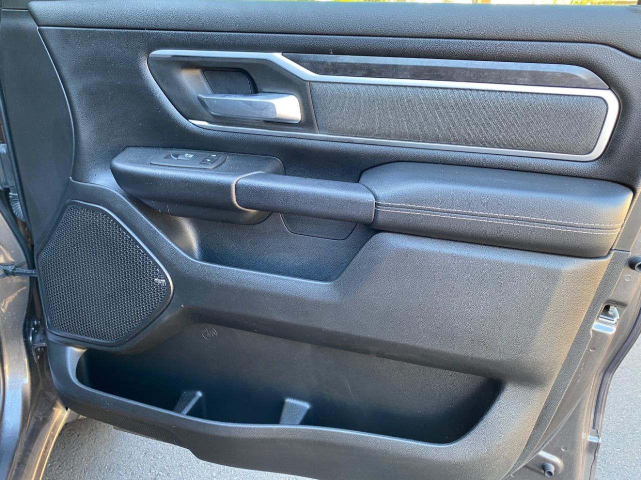 RAM 1500 Big Horn Crew Cab SWB 4WD 2021