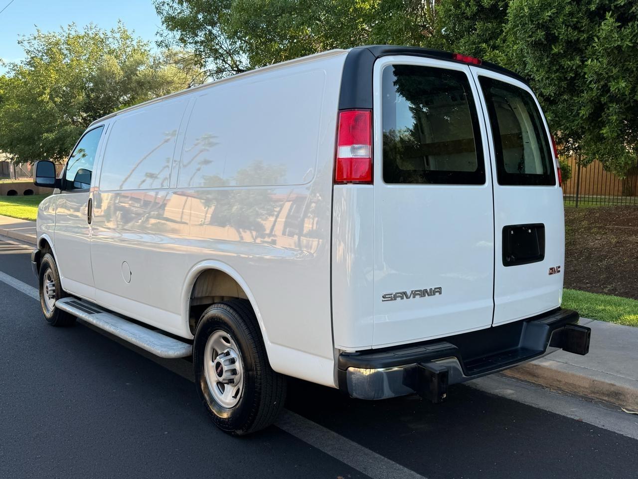 GMC Savana G2500 Cargo 2025