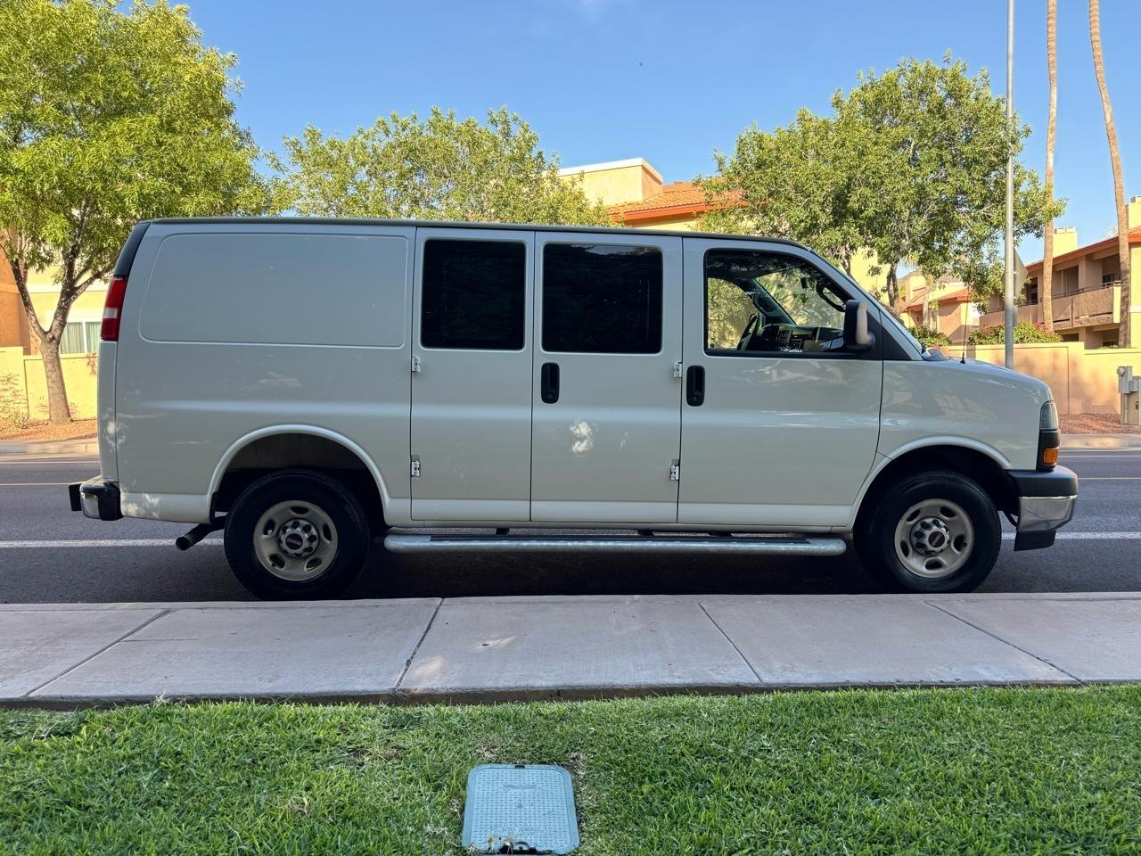 GMC Savana G2500 Cargo 2025