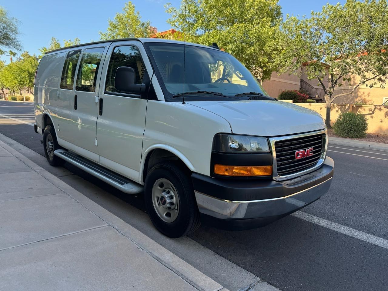 GMC Savana G2500 Cargo 2025