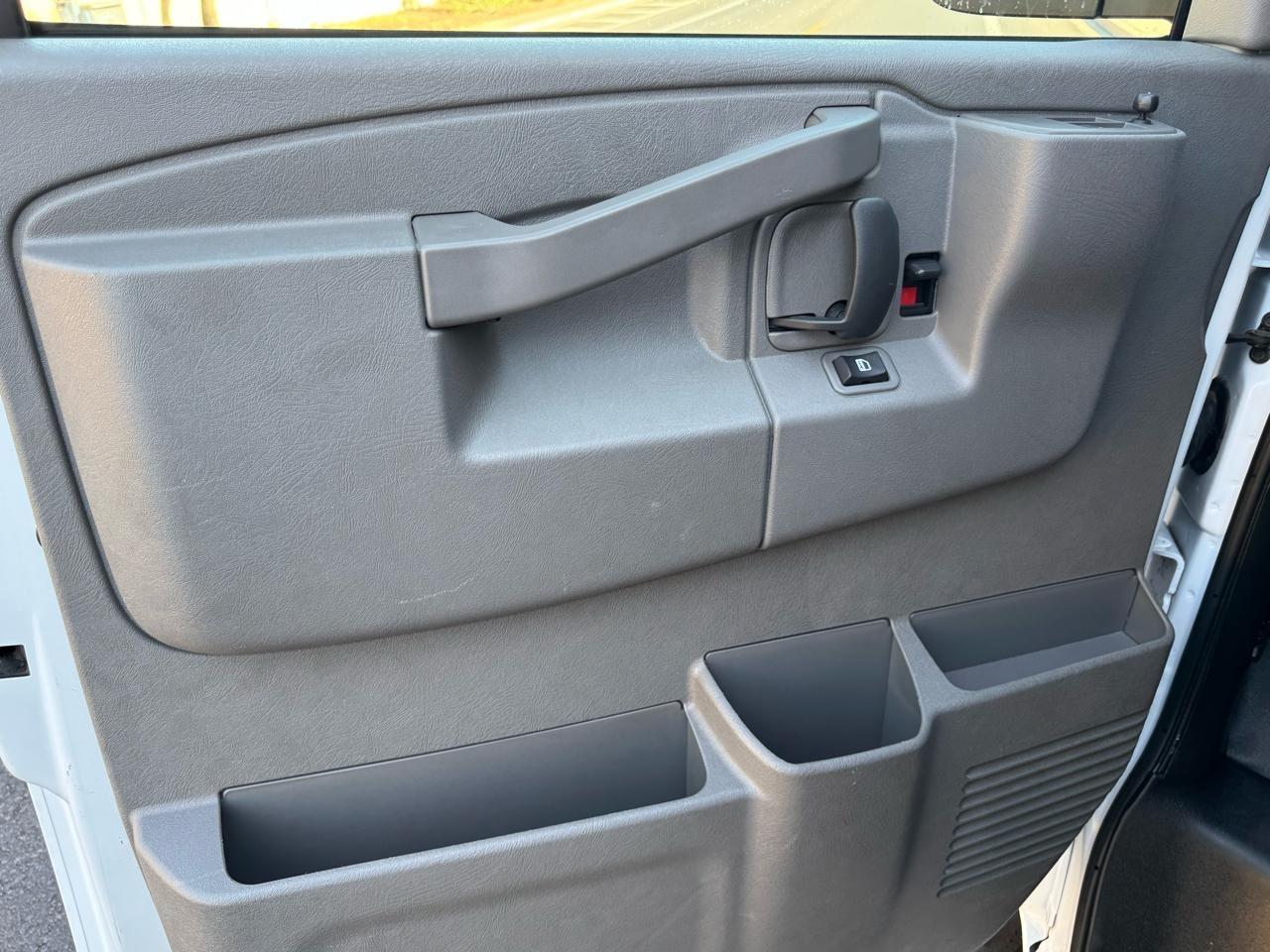 GMC Savana G2500 Cargo 2025