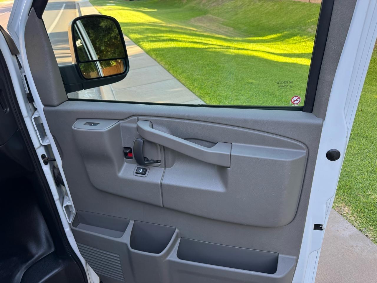 GMC Savana G2500 Cargo 2025